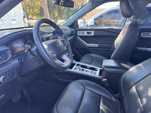 Certified 2022 Ford Explorer Limited w/ Hybrid Equipment Group 310A image 6