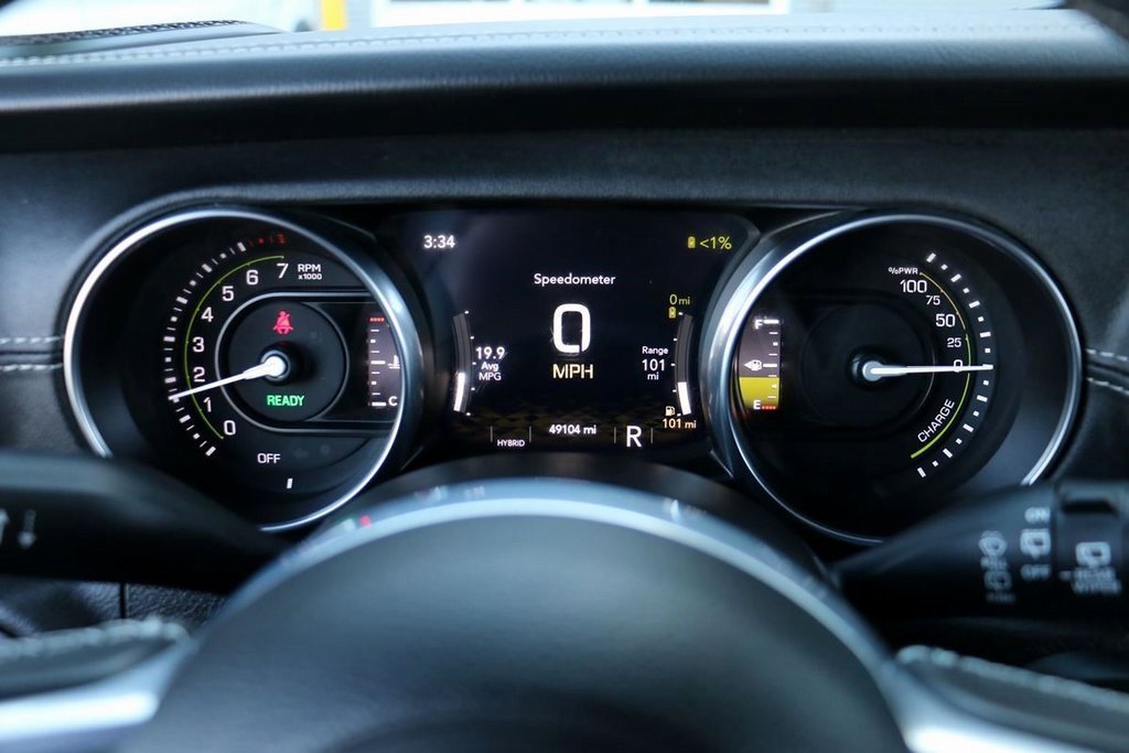 Used 2023 Jeep Wrangler Unlimited Sahara w/ Cold Weather Group image 15