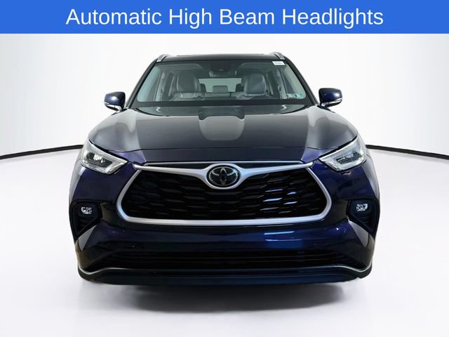 Used 2020 Toyota Highlander XLE AWD/4WD image 2