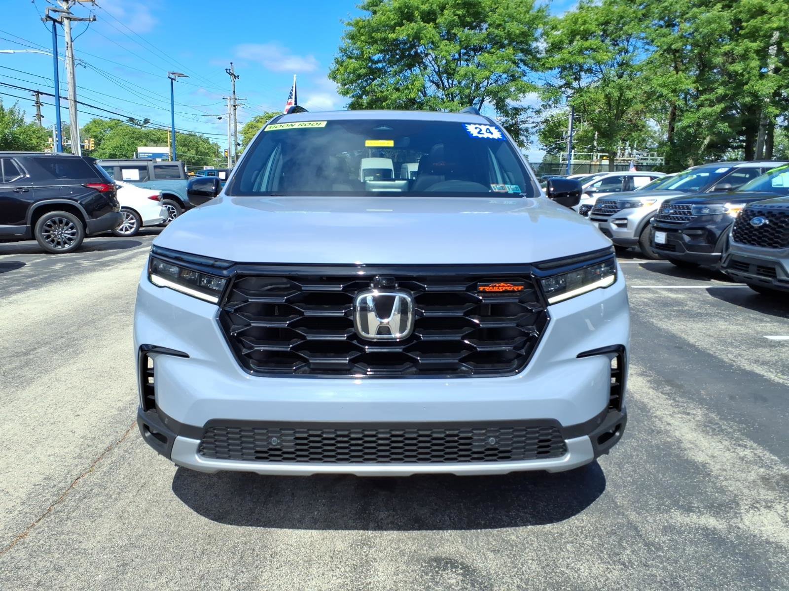 Used 2024 Honda Pilot TrailSport image 8
