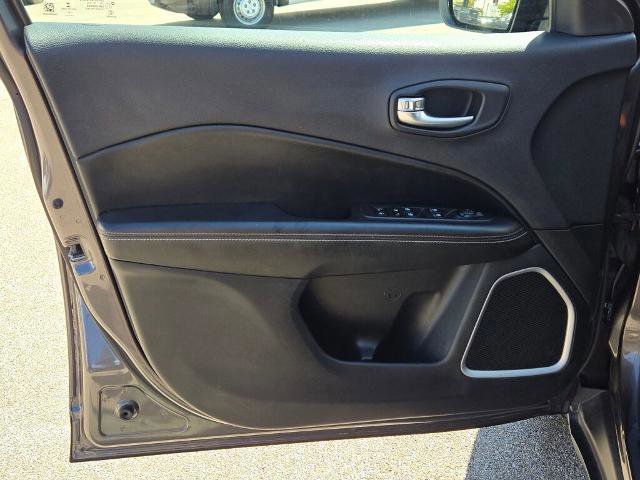 Used 2018 Jeep Compass Latitude w/ Popular Equipment Group image 18