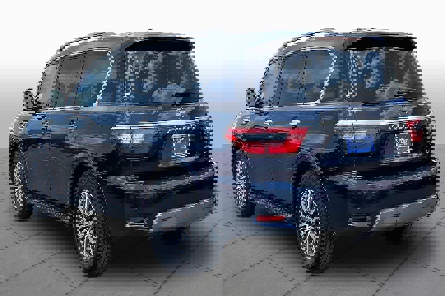 Used 2023 Nissan Armada SL w/ Captain's Chairs Package image 4