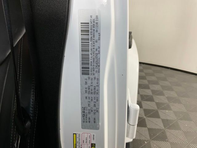 Used 2018 Jeep Wrangler Unlimited Sahara w/ Connectivity Group image 25