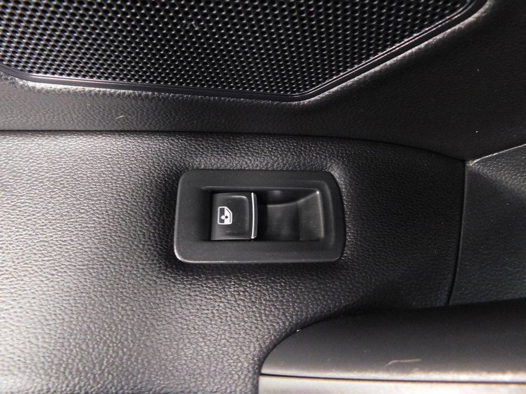 Used 2022 Volkswagen Tiguan SEL R-Line AWD/4WD image 36