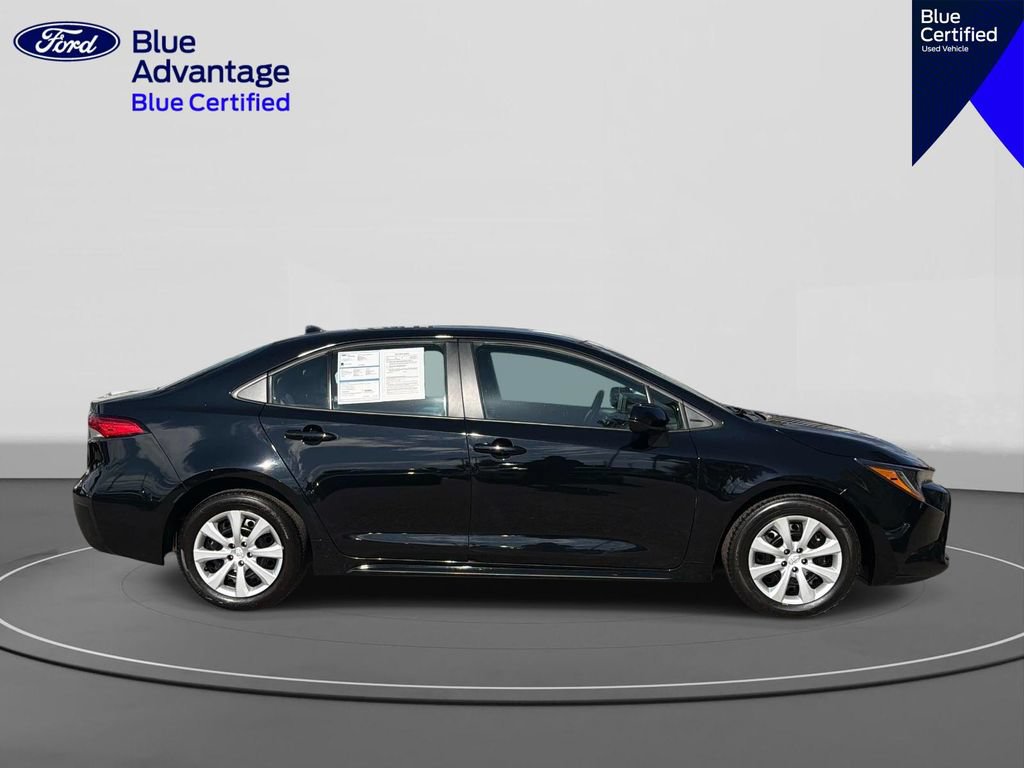 Used 2025 Toyota Corolla LE FWD image 5