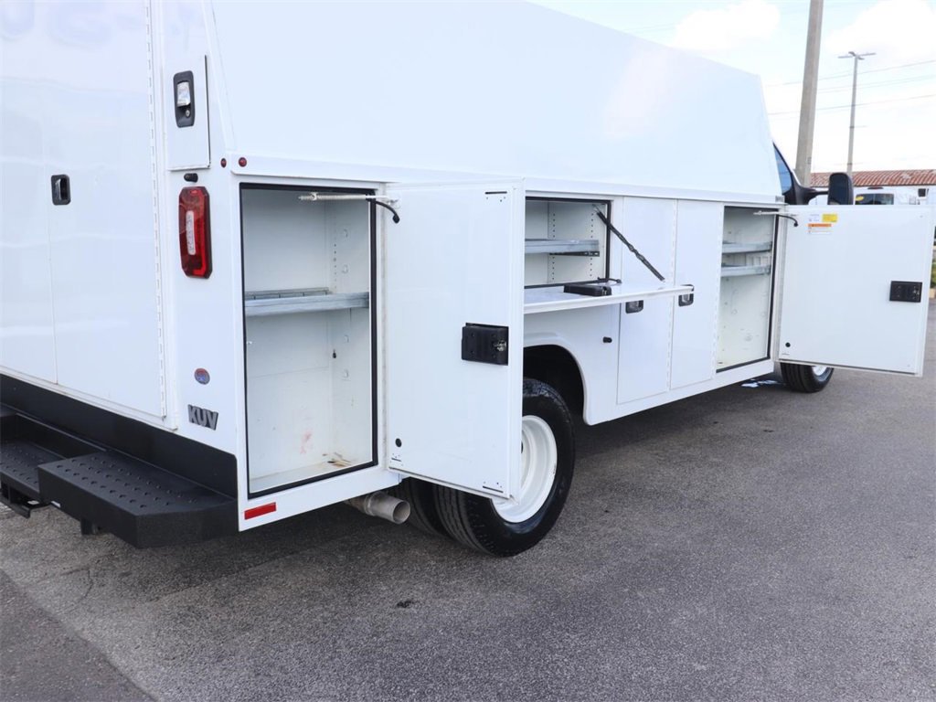 Certified 2022 Ford E-450 and Econoline 450 Super Duty w/ Power Windows & Locks Group image 7