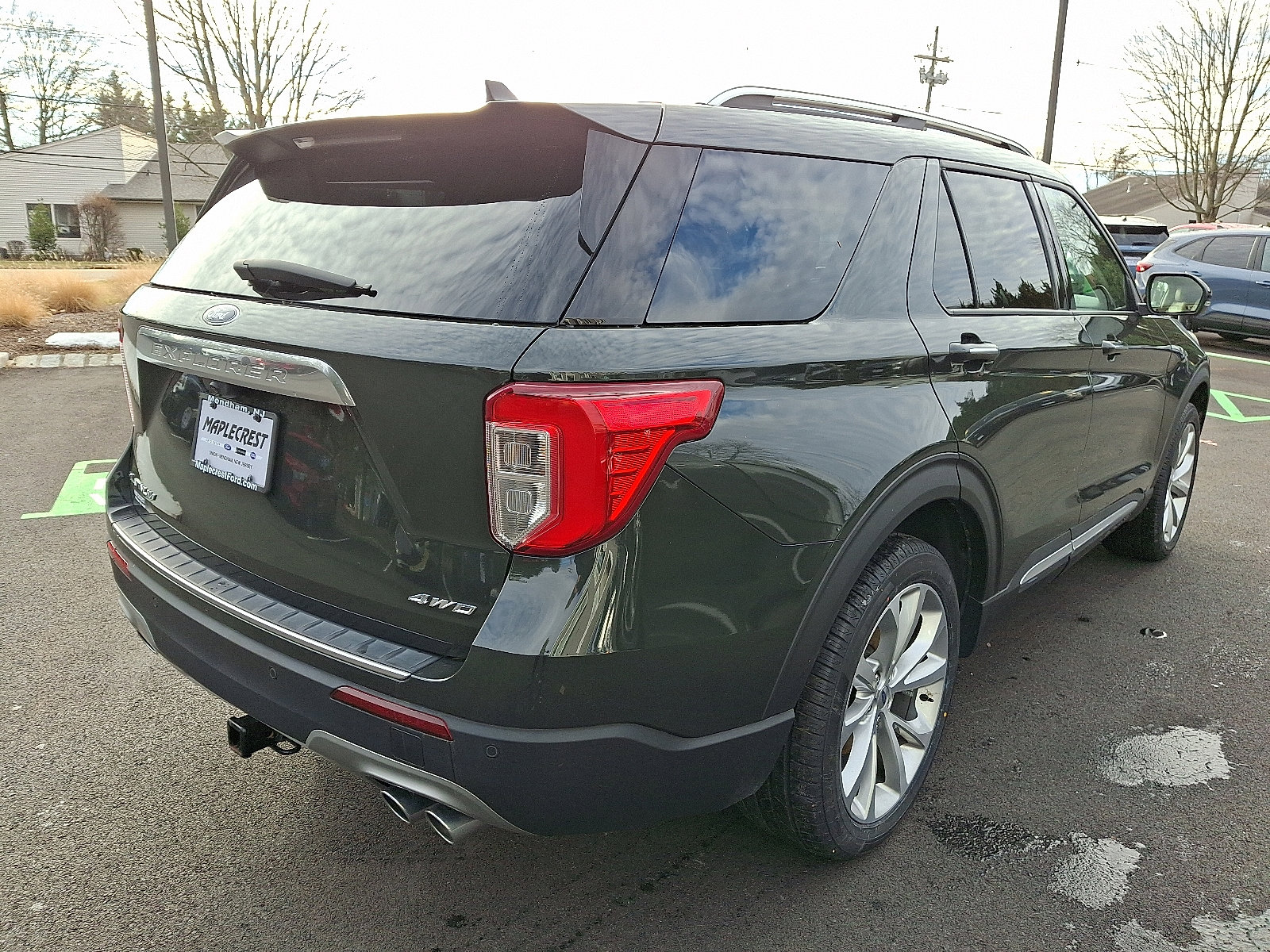 Certified 2022 Ford Explorer Platinum w/ Equipment Group 601A image 5