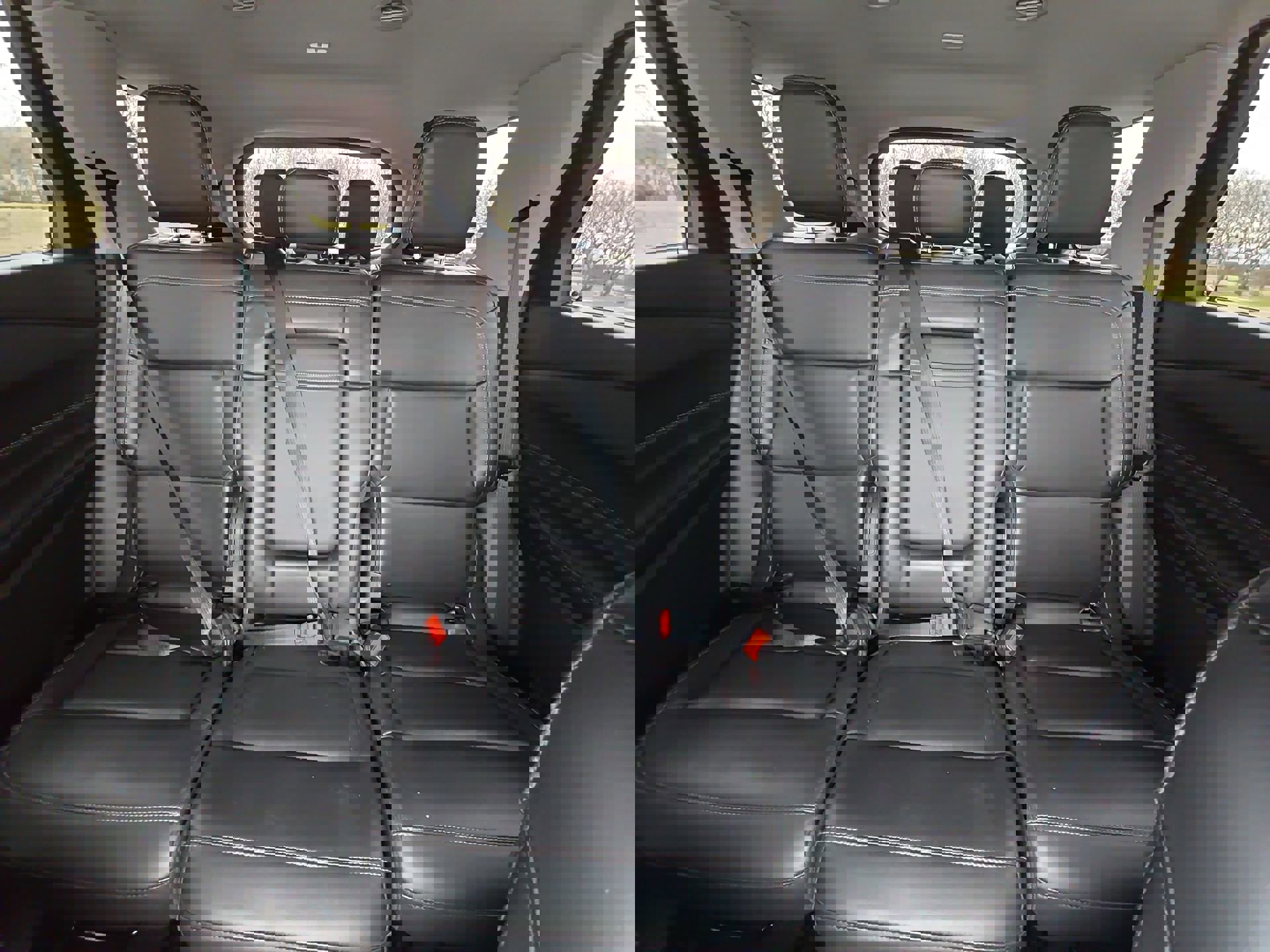 Certified 2022 Ford Explorer XLT w/ Equipment Group 202A image 21