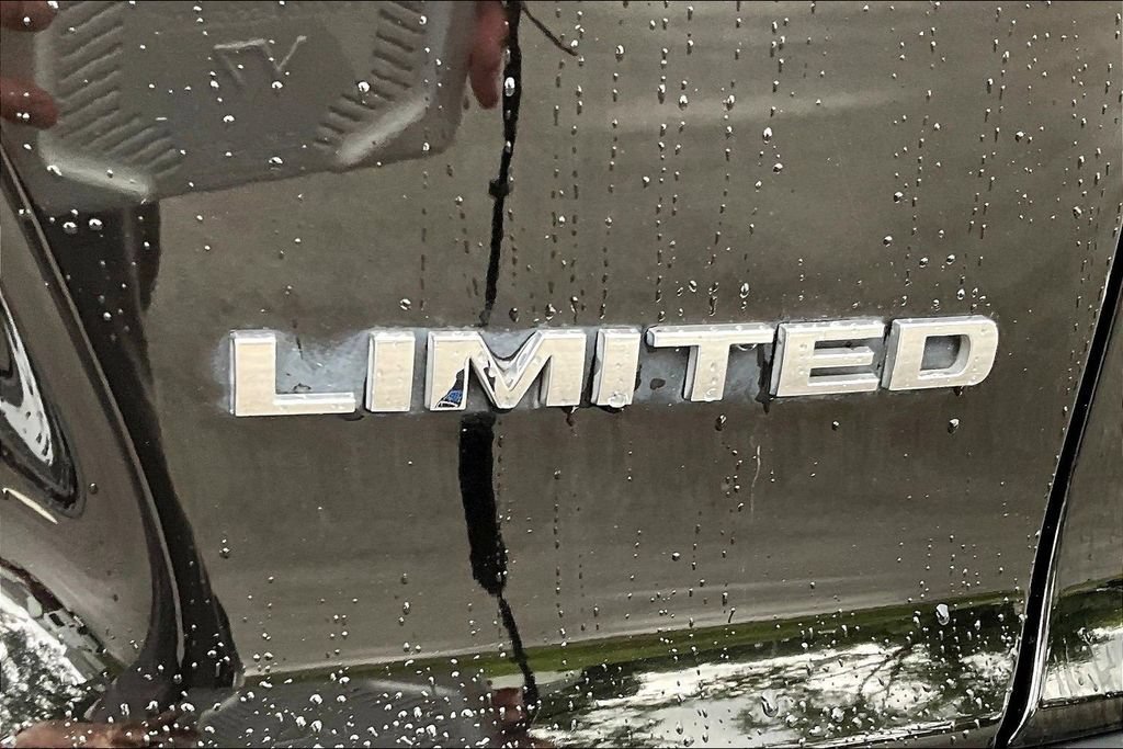 Used 2020 Jeep Cherokee Limited AWD/4WD image 24