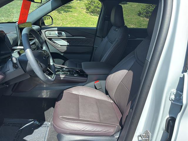 Certified 2026 Ford Explorer Platinum w/ LUX Leather Package AWD/4WD image 11