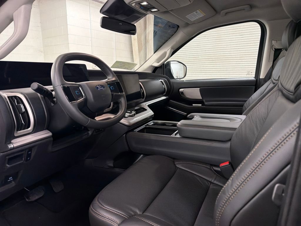 Certified 2025 Ford Expedition Active image 11