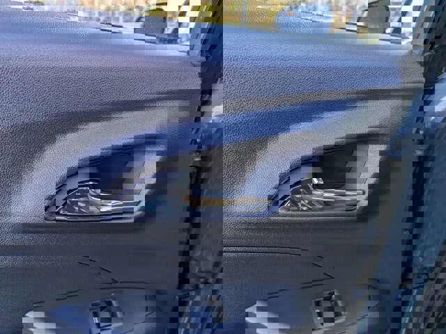 Used 2025 Chevrolet Trax LT w/ Driver Confidence Package image 25