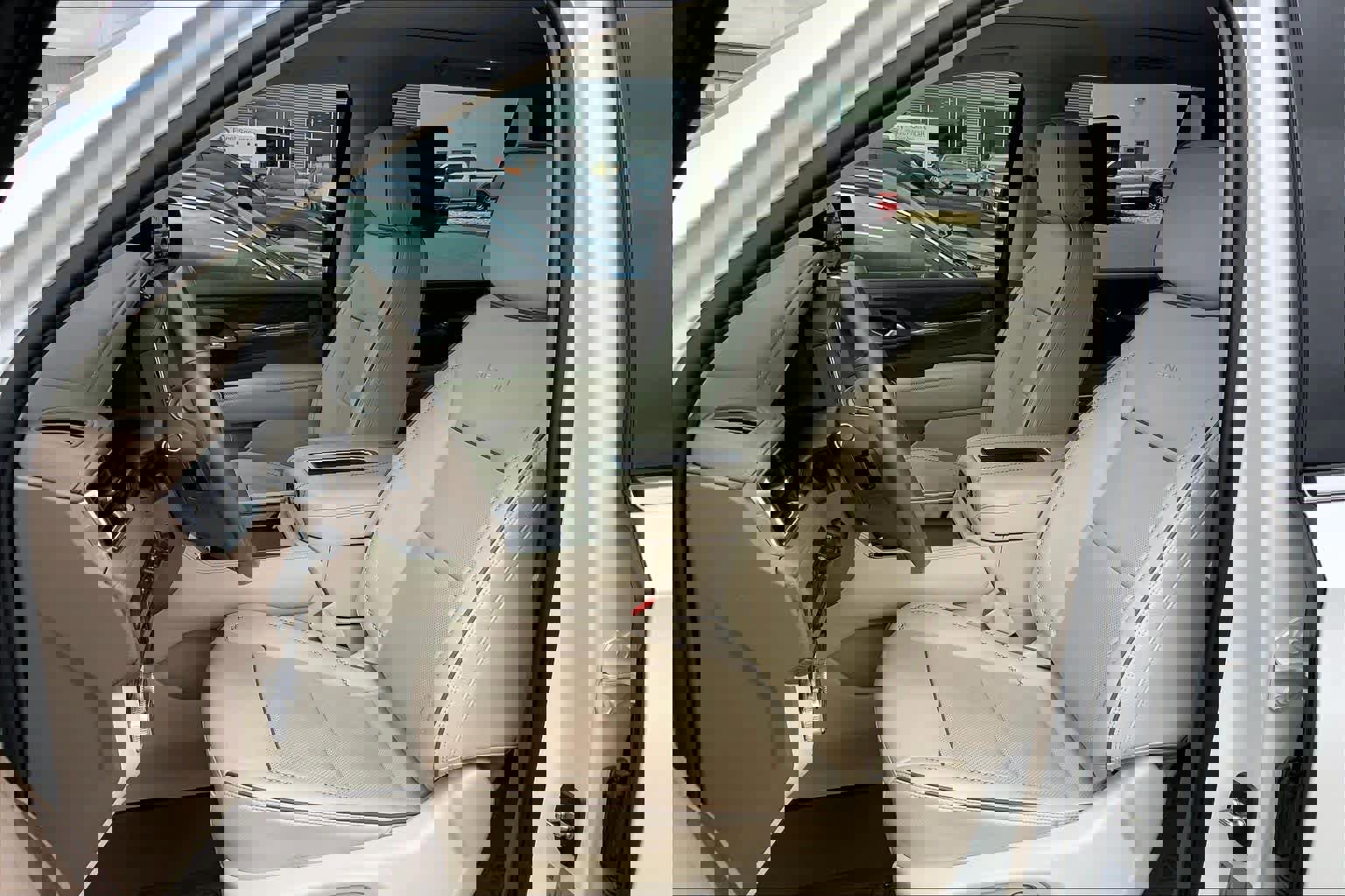 Used 2021 GMC Yukon Denali w/ Denali Premium Package image 10