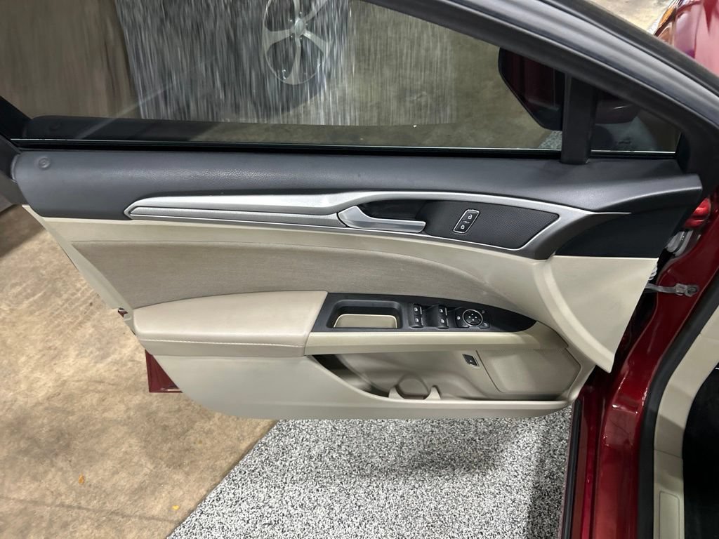 Certified 2019 Ford Fusion SE FWD image 15