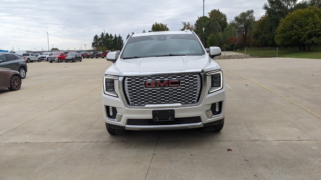 Used 2024 GMC Yukon XL Denali w/ Denali Reserve Package AWD/4WD image 8