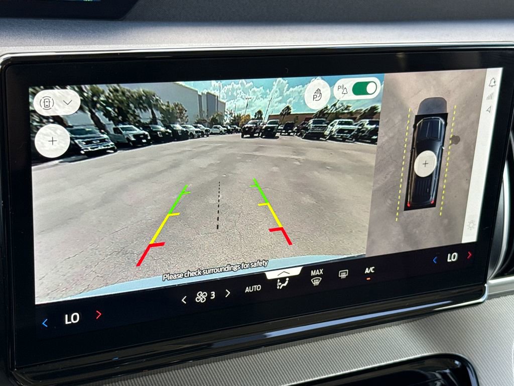 Certified 2025 Ford Expedition Active image 21