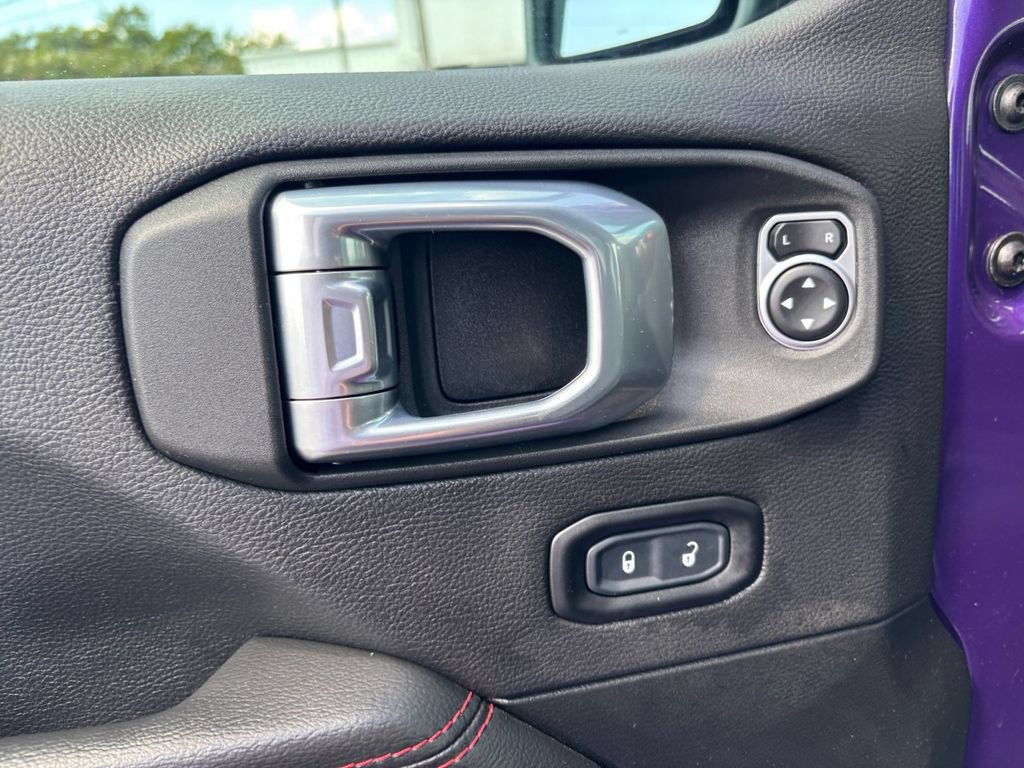 Used 2023 Jeep Wrangler Unlimited Rubicon w/ LED Lighting Group AWD/4WD image 16