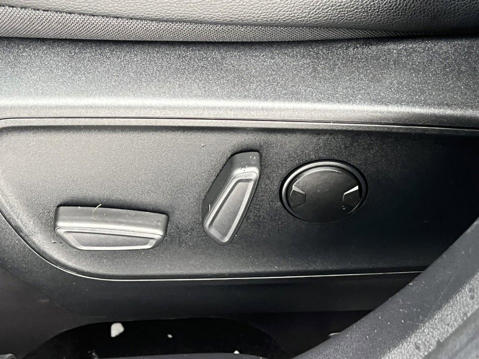 Certified 2020 Ford Escape Titanium image 14