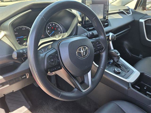 Used 2022 Toyota RAV4 XLE Premium image 17