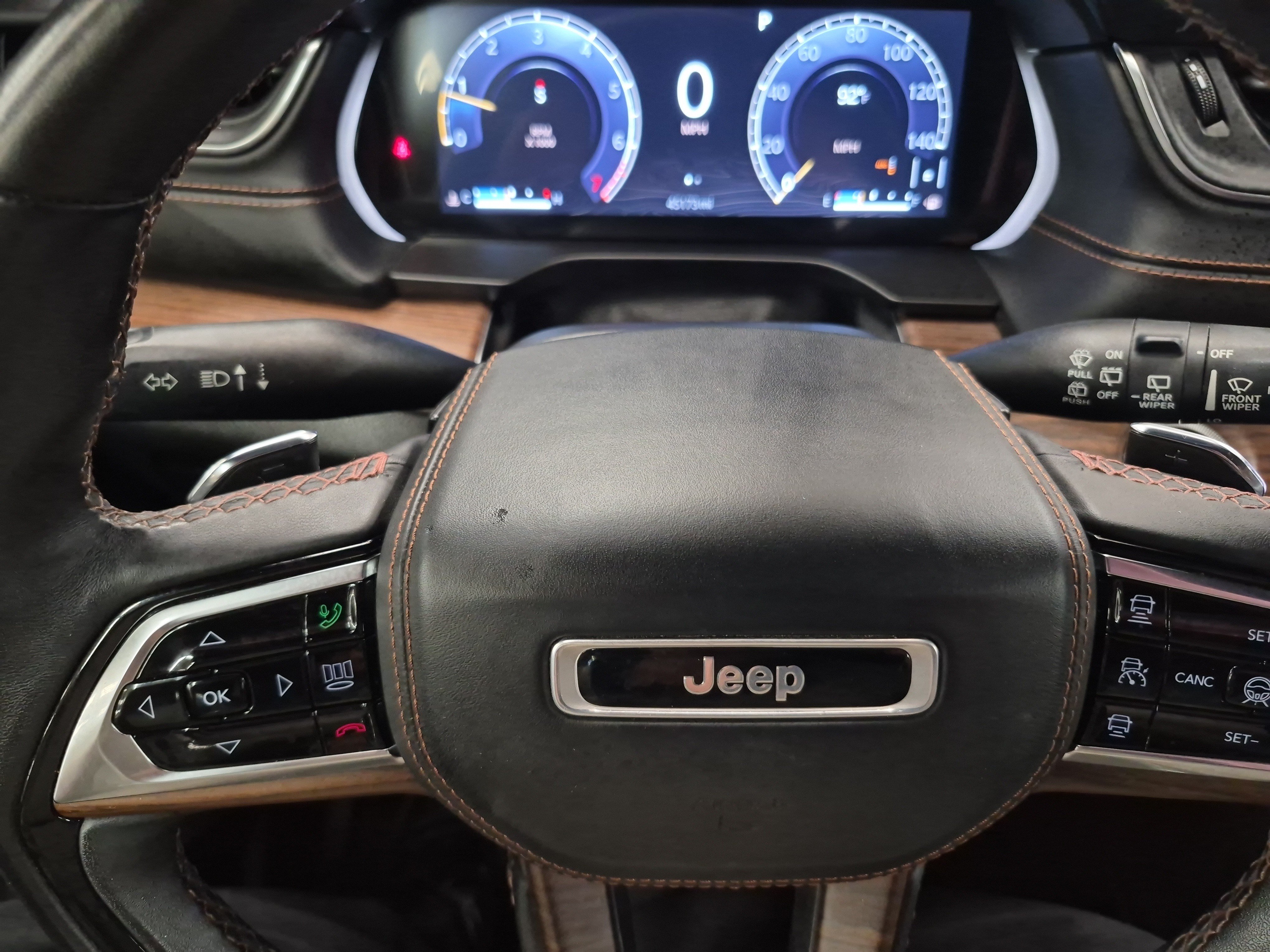 Used 2021 Jeep Grand Cherokee L Summit w/ Luxury Tech Group V AWD/4WD image 31