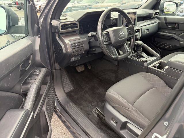 Used 2025 Toyota Tacoma SR5 AWD/4WD image 29