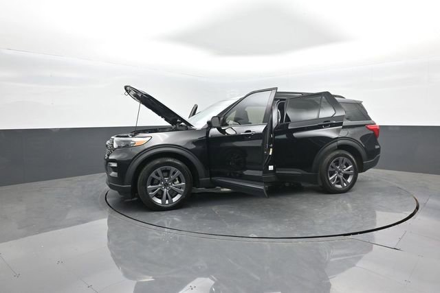 Certified 2022 Ford Explorer XLT w/ Equipment Group 202A AWD/4WD image 43