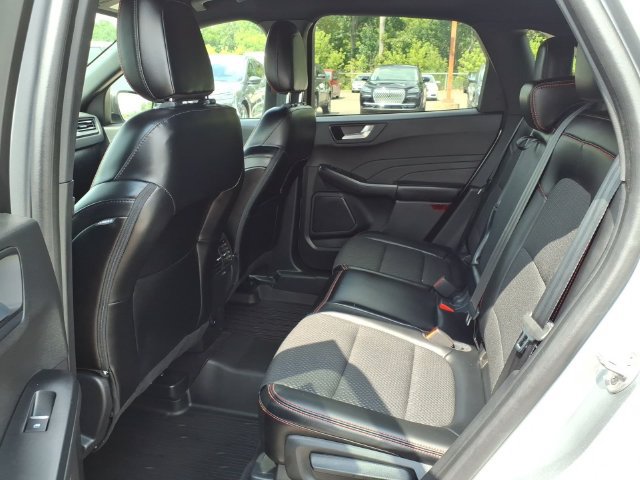 Certified 2024 Ford Escape ST-Line w/ Tech Pack #1 FWD image 9