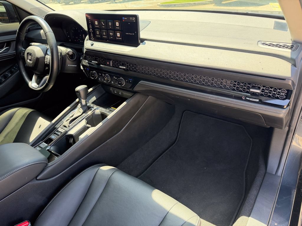 Used 2025 Honda Accord Touring image 7
