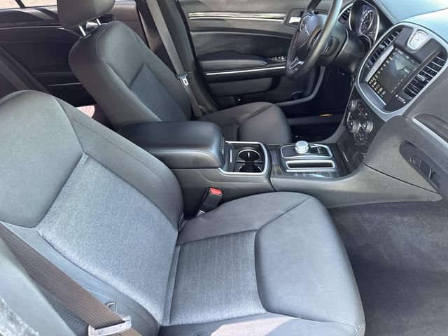 Used 2022 Chrysler 300 Touring w/ Sport Appearance Package RWD image 36