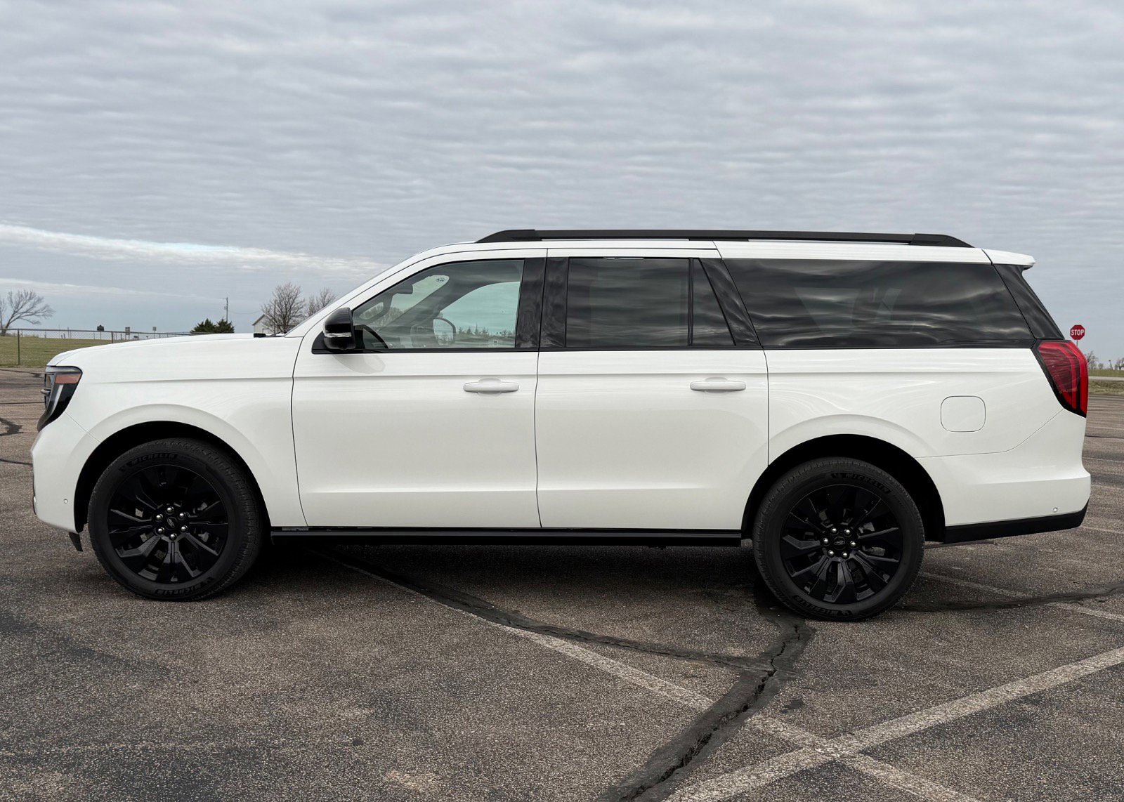 Certified 2025 Ford Expedition Max Platinum w/ Stealth Appearance Package AWD/4WD image 2