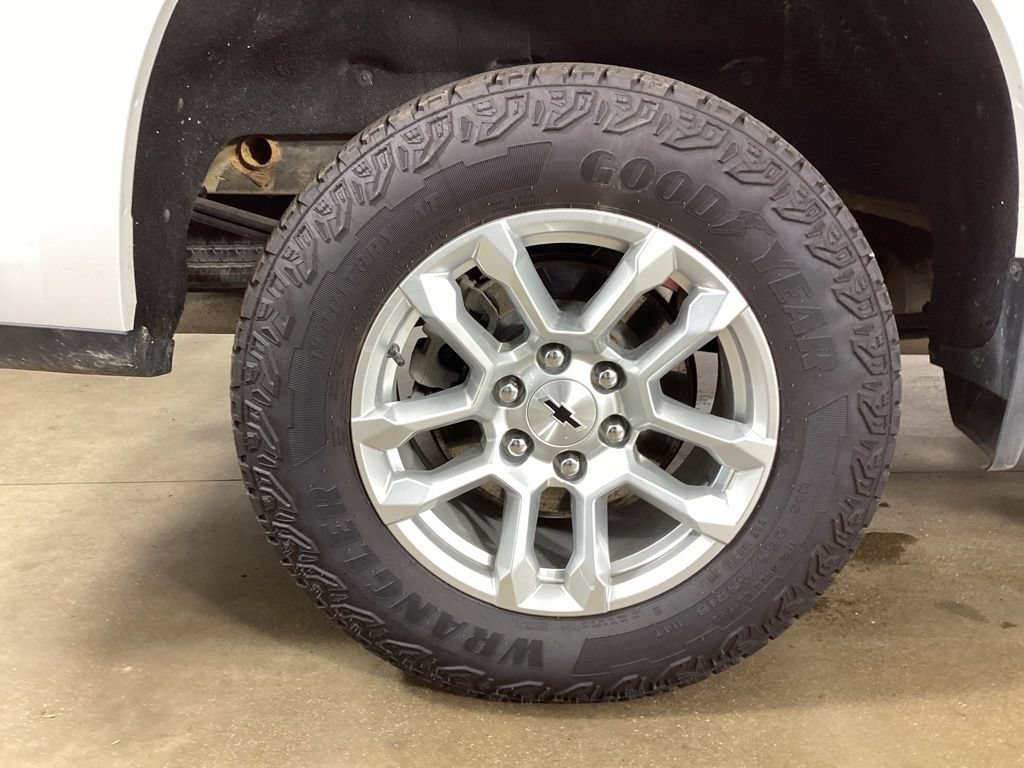Used 2023 Chevrolet Silverado 1500 RST AWD/4WD image 36