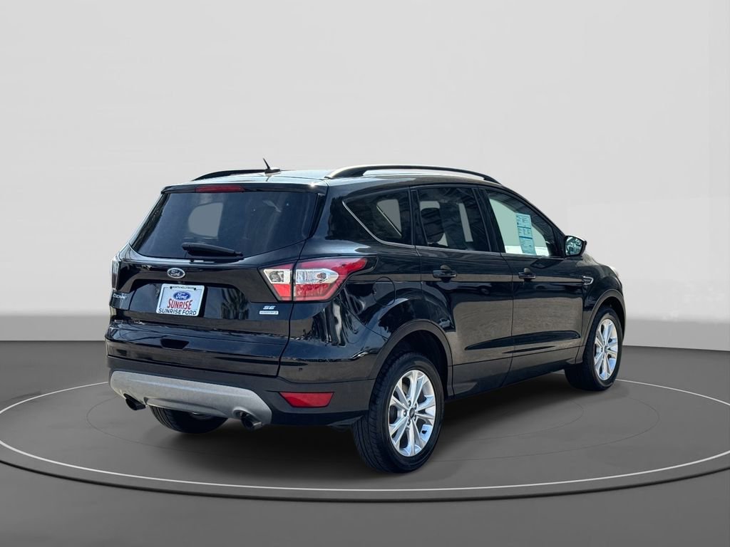 Certified 2018 Ford Escape SE image 4