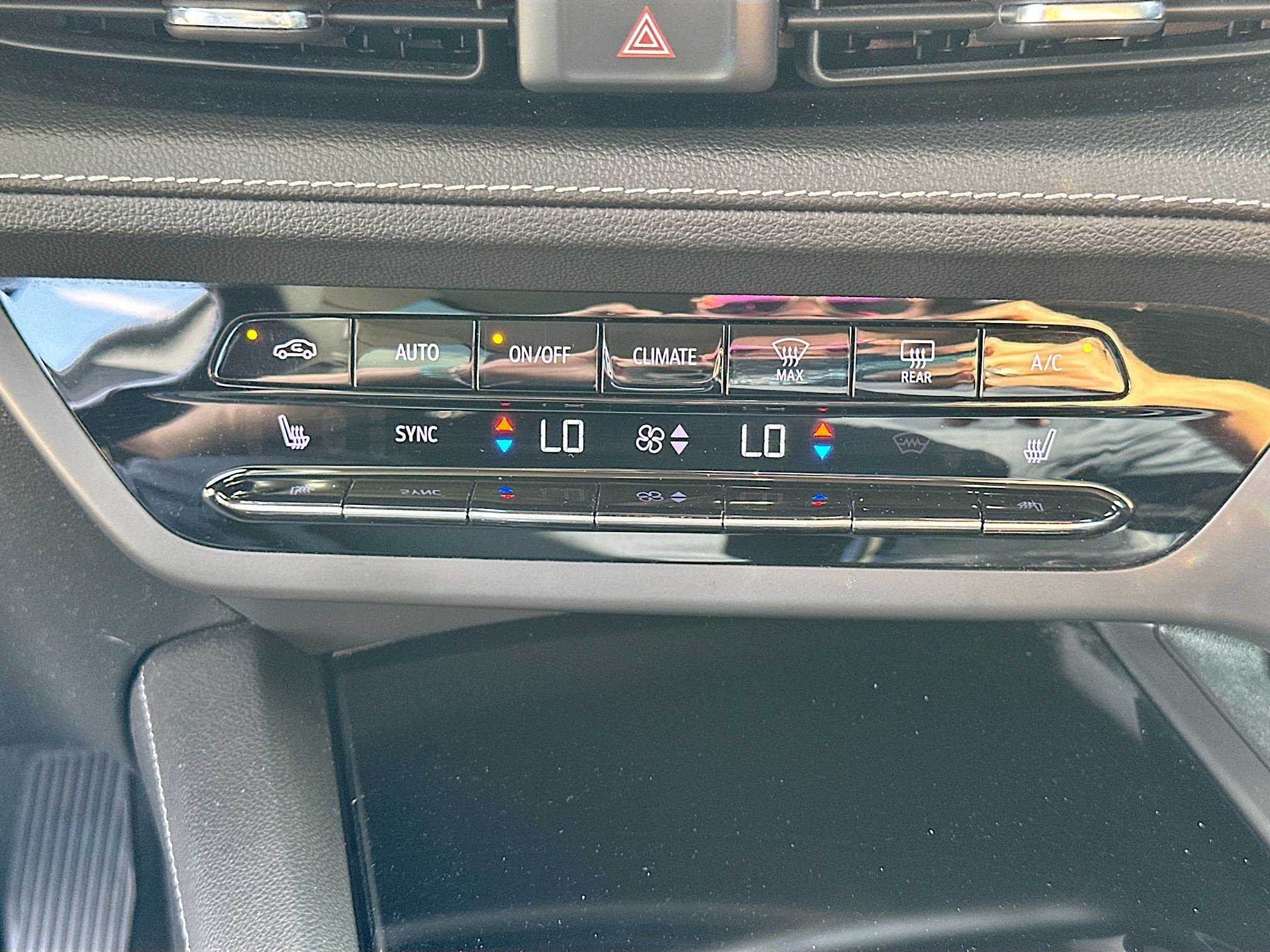 Used 2022 Buick Envision Essence w/ Safety Package image 15