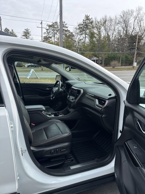 Used 2023 GMC Acadia AT4 w/ Technology Package AWD/4WD image 19