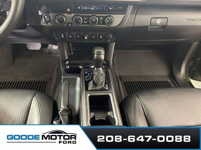 Used 2022 Toyota Tacoma TRD Sport w/ TRD Premium Sport Package AWD/4WD image 18