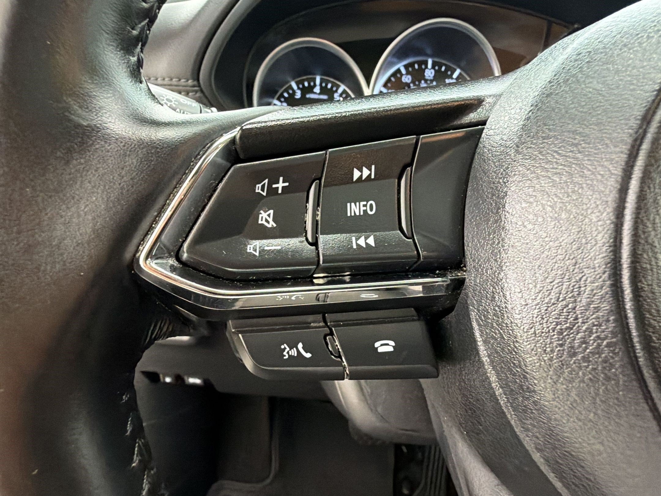 Used 2025 MAZDA CX-5 AWD 2.5 S w/ Preferred Package image 17