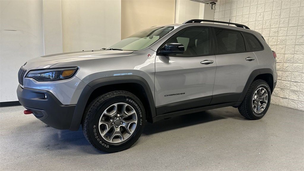 Used 2022 Jeep Cherokee Trailhawk image 15