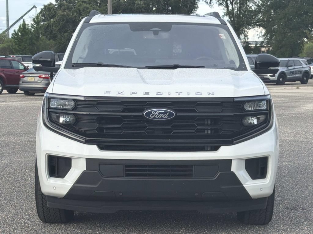 Certified 2025 Ford Expedition Active AWD/4WD image 2