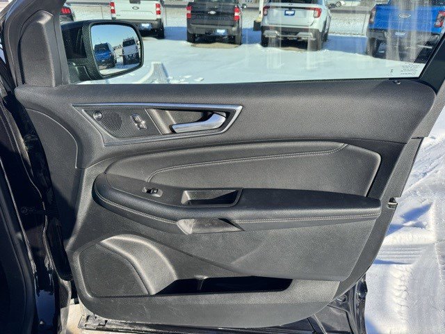 Certified 2022 Ford Edge Titanium image 33