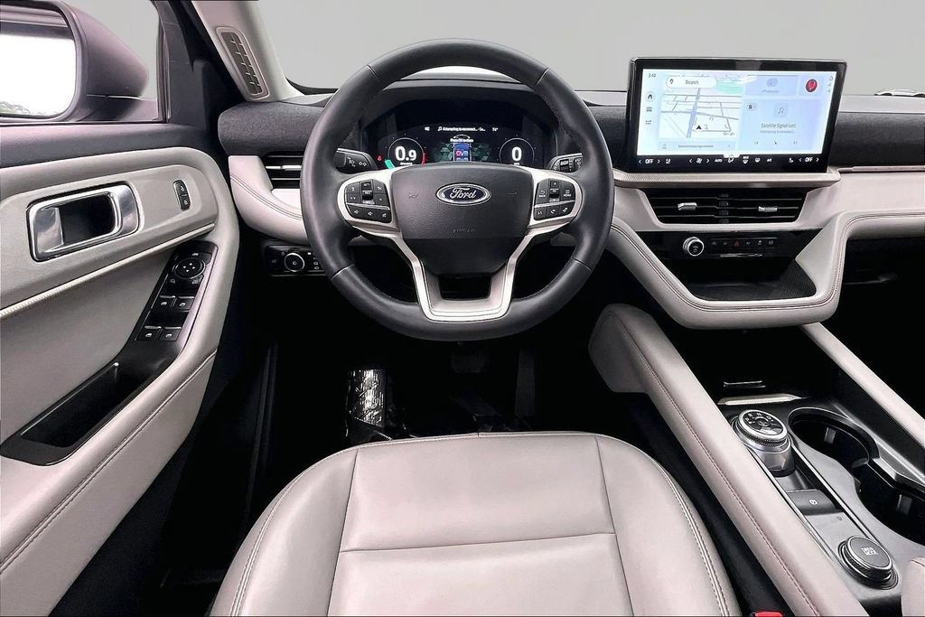 Certified 2025 Ford Explorer Active w/ Active Comfort Package AWD/4WD image 5