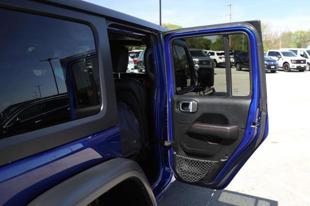 Used 2018 Jeep Wrangler Unlimited Rubicon w/ Dual Top Group AWD/4WD image 25