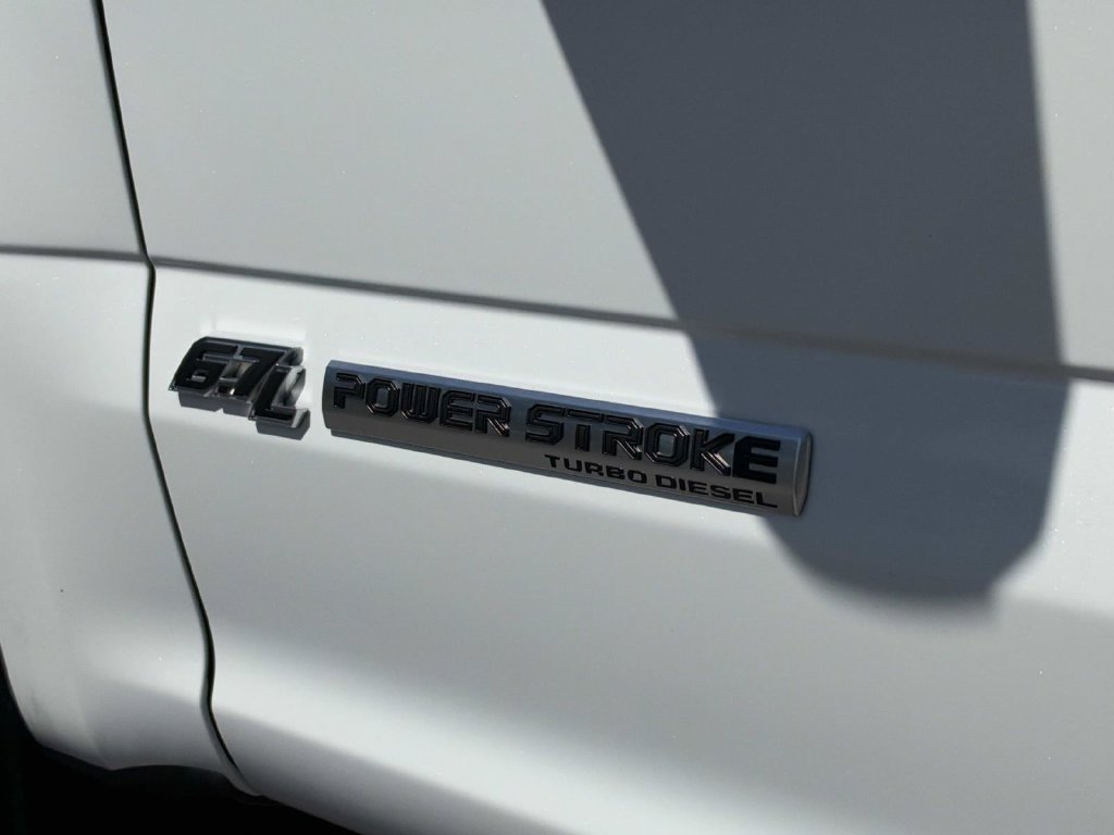 Certified 2021 Ford F350 Platinum AWD/4WD image 9