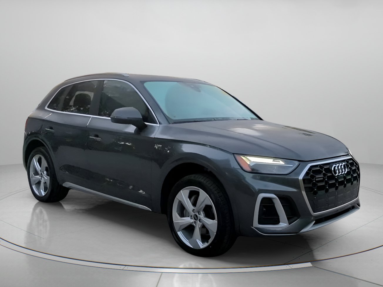 Used 2022 Audi Q5 2.0T Premium Plus w/ Premium Plus Package AWD/4WD image 2