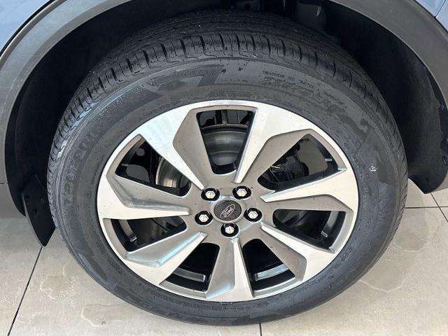 Certified 2024 Ford Escape Platinum AWD/4WD image 31