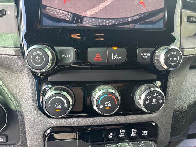 Used 2025 RAM 1500 Warlock AWD/4WD image 19