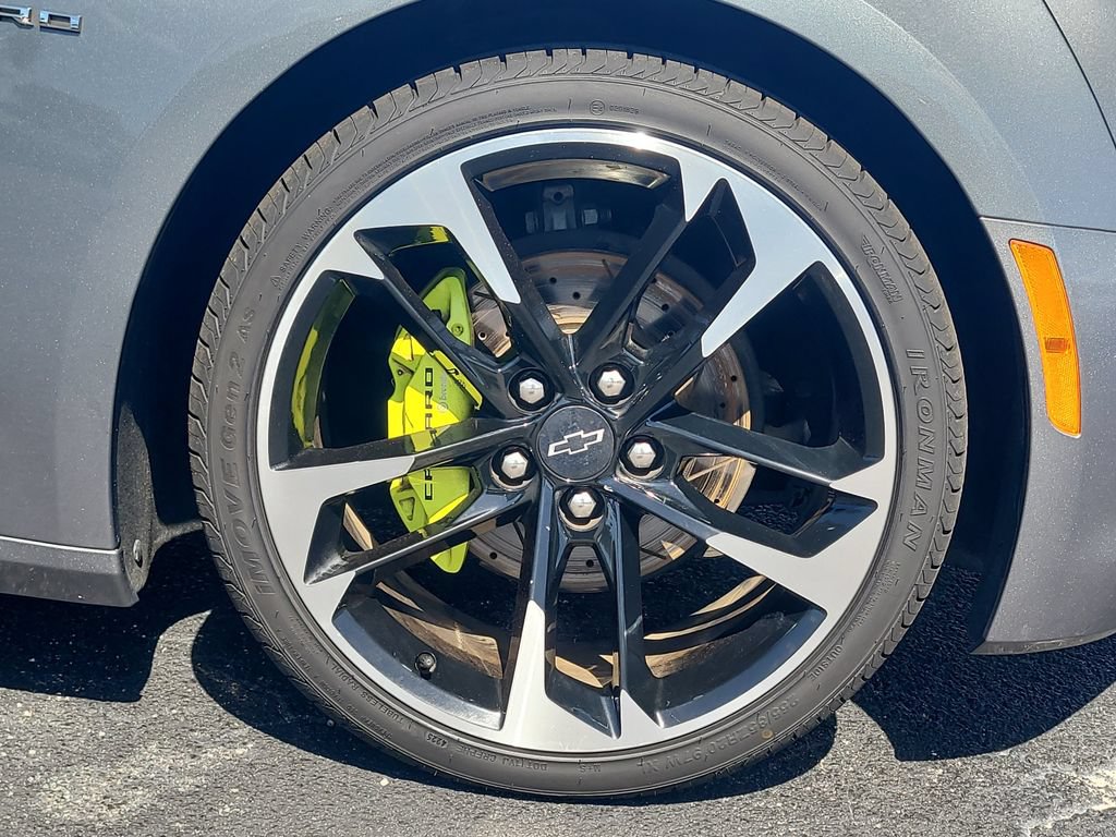 Used 2020 Chevrolet Camaro LT RWD image 5