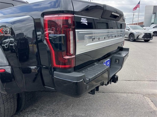Certified 2020 Ford F450 Platinum w/ FX4 Off-Road Package image 10