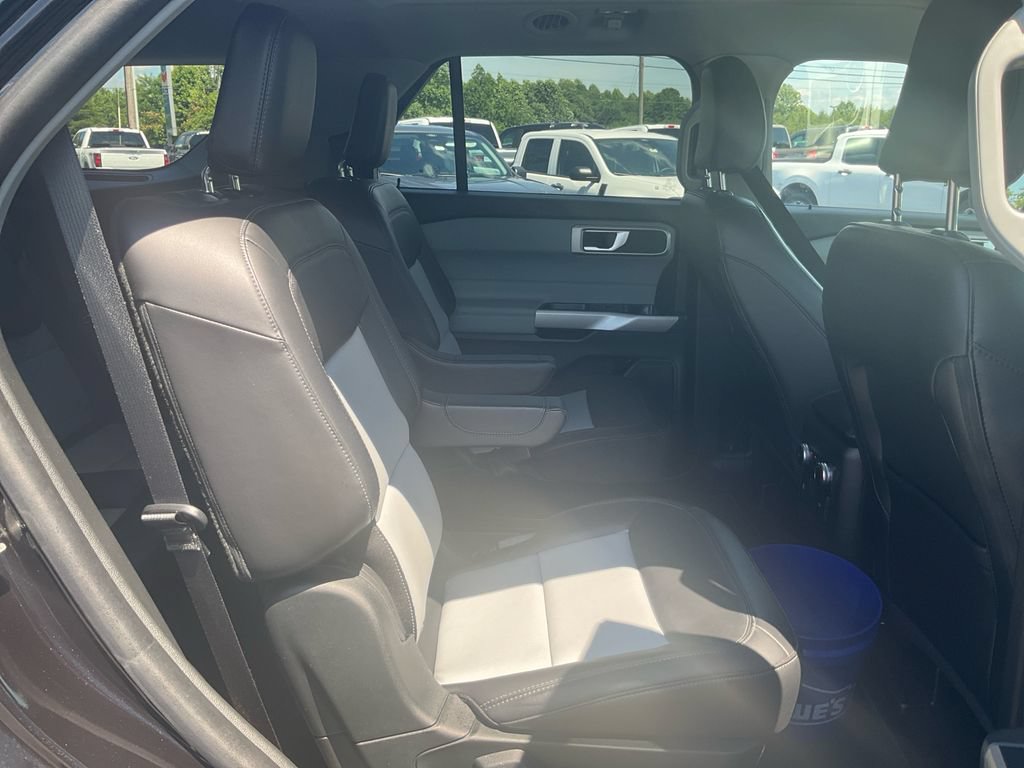Certified 2024 Ford Explorer XLT w/ Equipment Group 202A RWD image 13