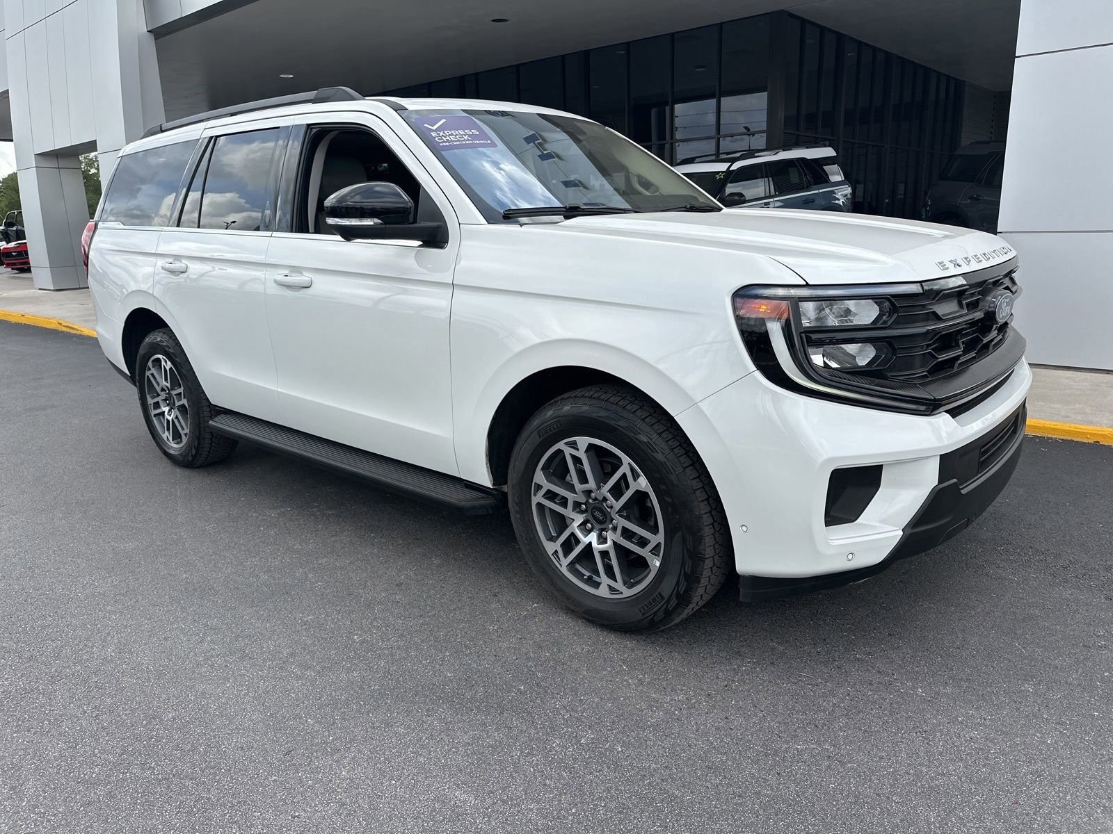 Certified 2025 Ford Expedition Active AWD/4WD image 2