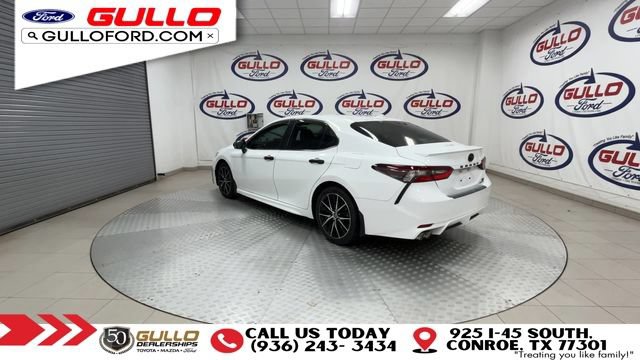 Used 2022 Toyota Camry SE FWD image 6